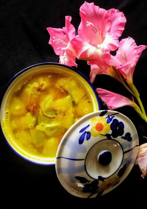 A picture of Lauki Daal (Red Lentil with Gourd).