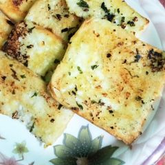 A picture of Garlic bread.