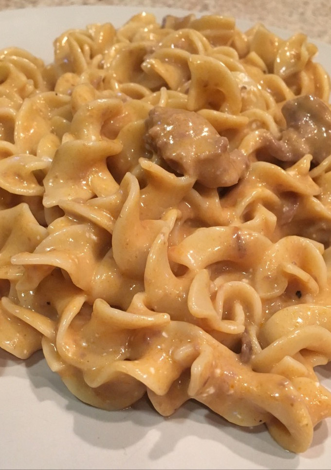 A picture of Beef Stroganoff.