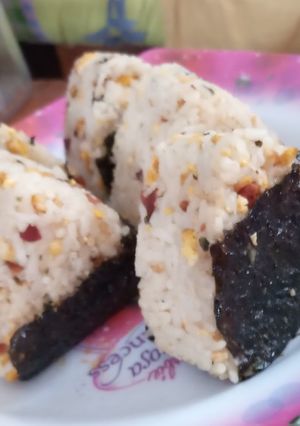 Foto resep Onigiri telur & sosis sederhana