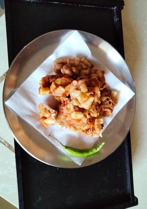 A picture of Crunchy Raw potato and Water chestnut Pakodi.