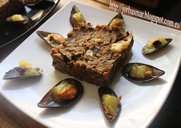 Migas cuadradas con mejillones
