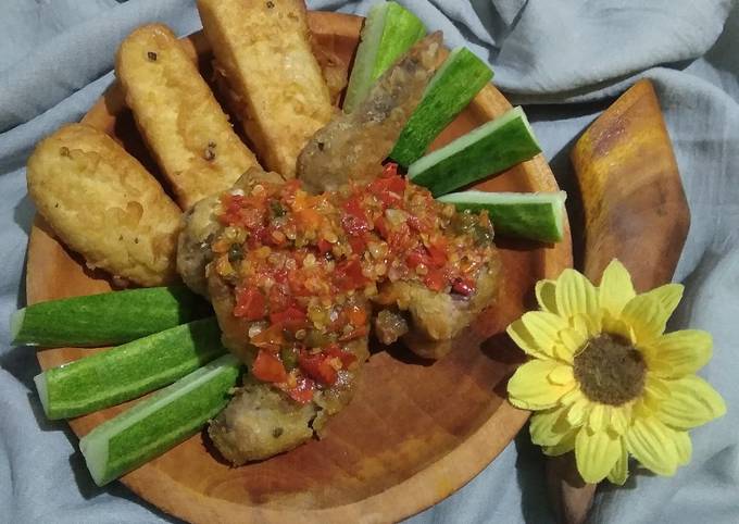 Ayam Geprek Lada Hitam Sambel Korek