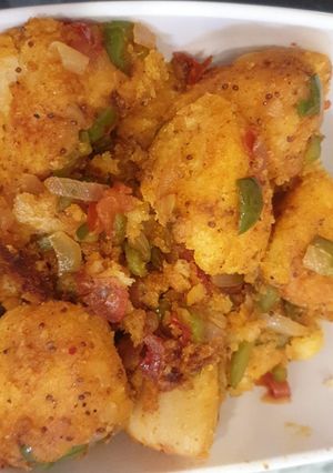 A picture of Fried idli.