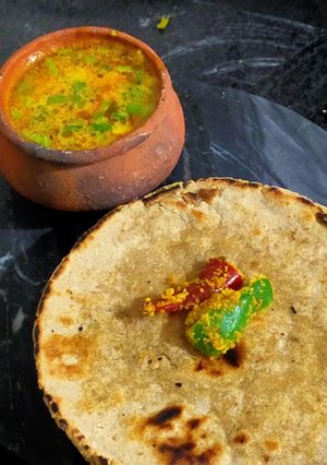A picture of Jowar Rotla.