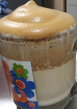 Una foto de Café dalgona frío o caliente