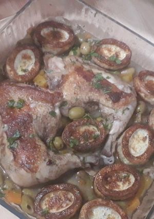 Une photo de Tadjin d'olives et poulet