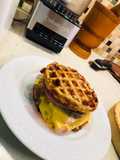 Chaffles de chicharrón sweet and salty