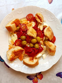 Una foto de Ensalada con huevo duro