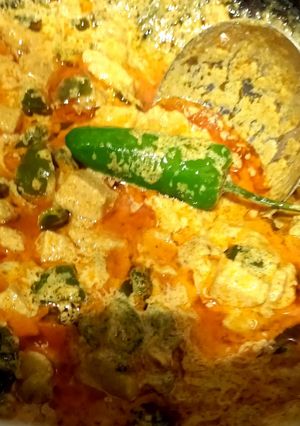 A picture of Chicken boneless with capsicum 🍗🫑🫑🍗.