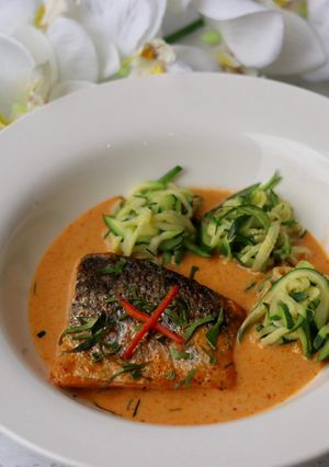 A picture of Red curry Salmon with zucchini noodles 🍛 🍣.