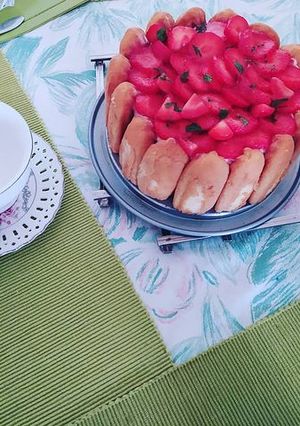 Une photo de Charlotte aux fraises super simple 🍓🍓🍓🍓🍓🍓🍓