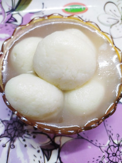 रसगुल्ला (Rasgulla Recipe in Hindi) रेसिपी मुख्य फोटो