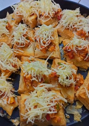 A picture of Veg cheesy puff biscuits.