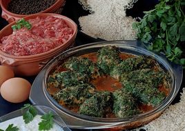 Petrezselyem zöldjébe hempergetett szárma