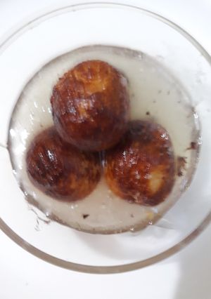 A picture of पनीर मावा गुलाब जामुन.