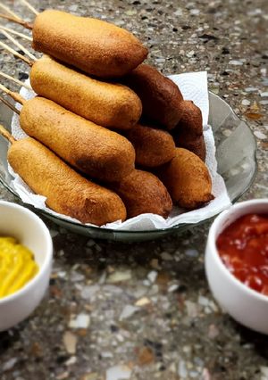 Una foto de Corn dogs 🌭