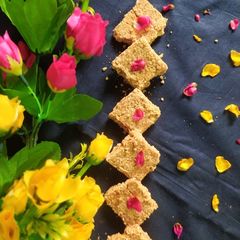Til and peanut chikki A picture of Til and peanut chikki.