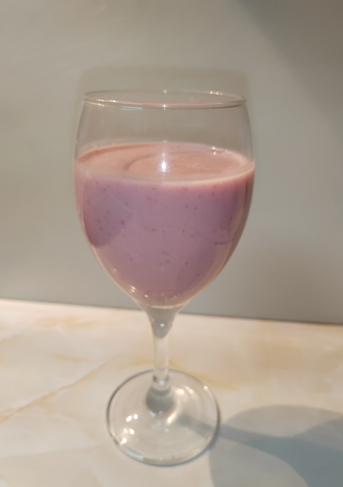 Una foto de Batido de fresa🍓😋