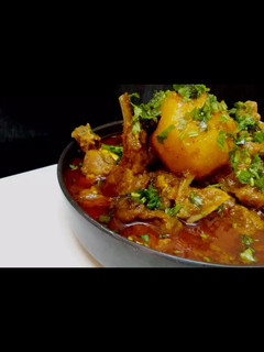 A picture of Chicken curried potatoes.
