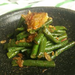 A picture of Long Beans Stir Fry with Shrimp Paste.