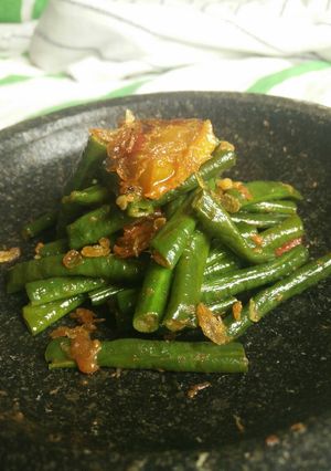 A picture of Long Beans Stir Fry with Shrimp Paste.