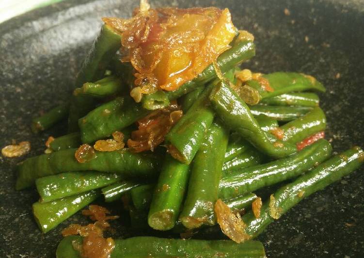 Simple Way to Make Homemade Long Beans Stir Fry with Shrimp Paste