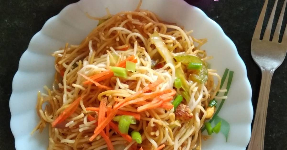 हक्का नूडल्स (Hakka noodles recipe in hindi) रेसिपी बनाने की विधि in