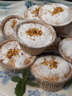 Una foto de Bollitos con almendra y mermelada de albaricoque