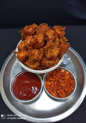 कुरकुरीत कॉर्न भजी (corn bahji recipe in marathi) रेसिपी चे मुख्य फोटो 