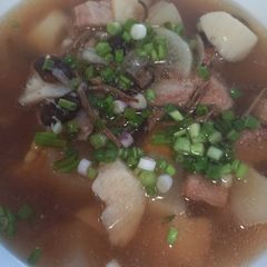 A picture of Pork ribs soup.