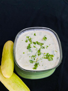 खीरे का रायता (Kheere ka raita recipe in Hindi) रेसिपी मुख्य फोटो
