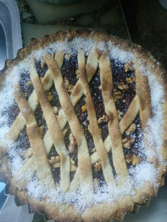 Una foto de Pastafrola de membrillo y nueces. Masa fácil y sin manteca