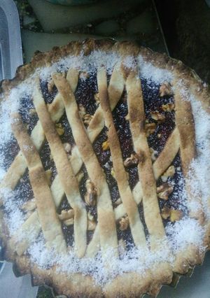 Una foto de Pastafrola de membrillo y nueces. Masa fácil y sin manteca