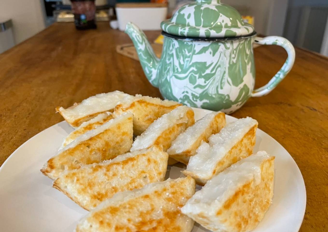 Kue pancong kelapa