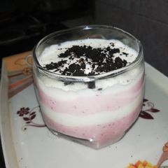 A picture of White choco yogurt & Strawberry mousse.