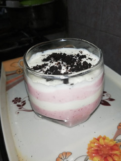 A picture of White choco yogurt & Strawberry mousse.