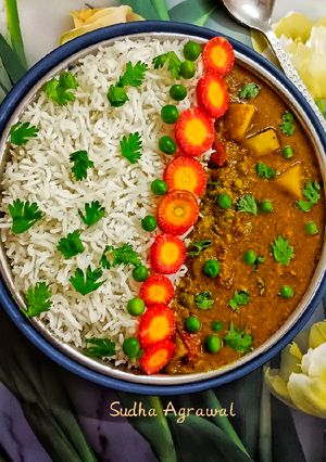 मटर निमोना चावल (Matar nimona chawal recipe in hindi) रेसिपी मुख्य फोटो