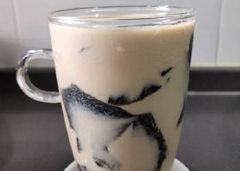How to Recipe Delicious DIY Milk Tea with Grass Jelly