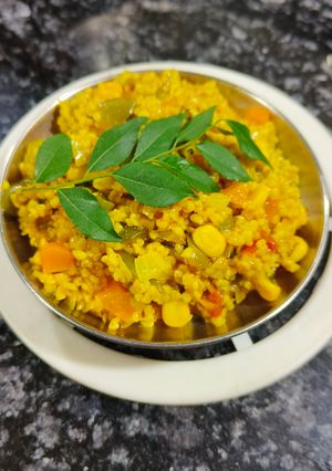 A picture of Mixed Vegetable Daliya.