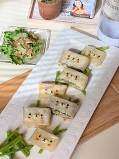 懶懶熊造型蔬菜蛋餅 的食譜成品照片