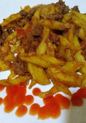 A picture of Potato chips with beef#valentines recipe.