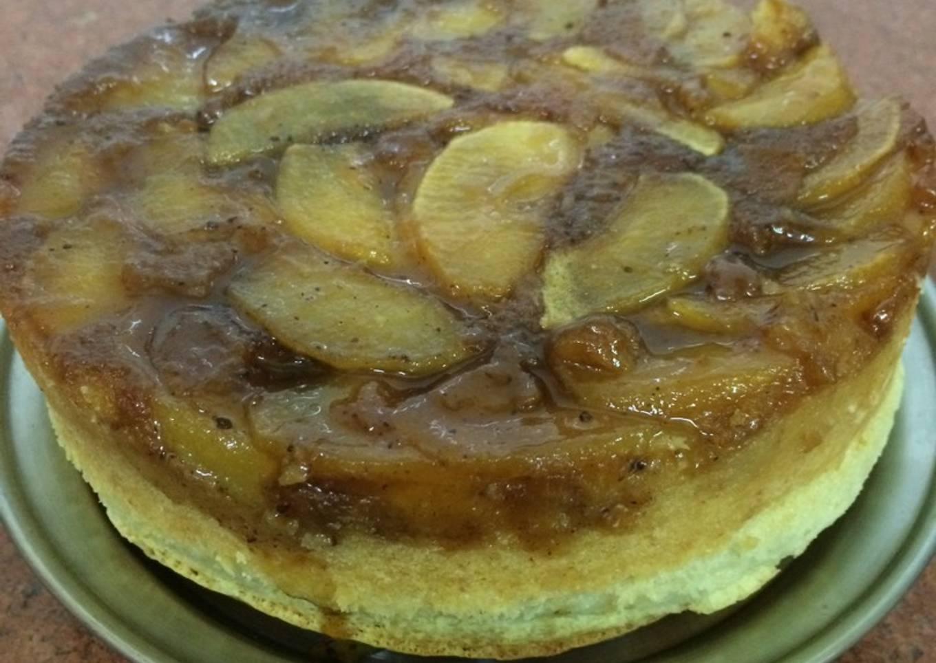 Apple upside down cake