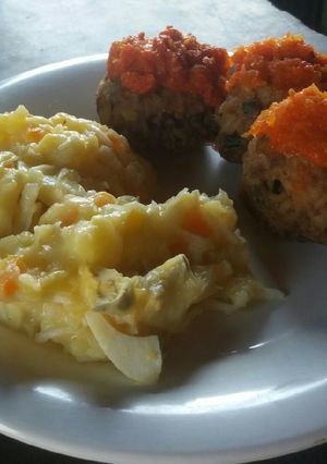 Una foto de CROQUETAS DE ARROZ Y CARNE CON ENSALADA REINA!