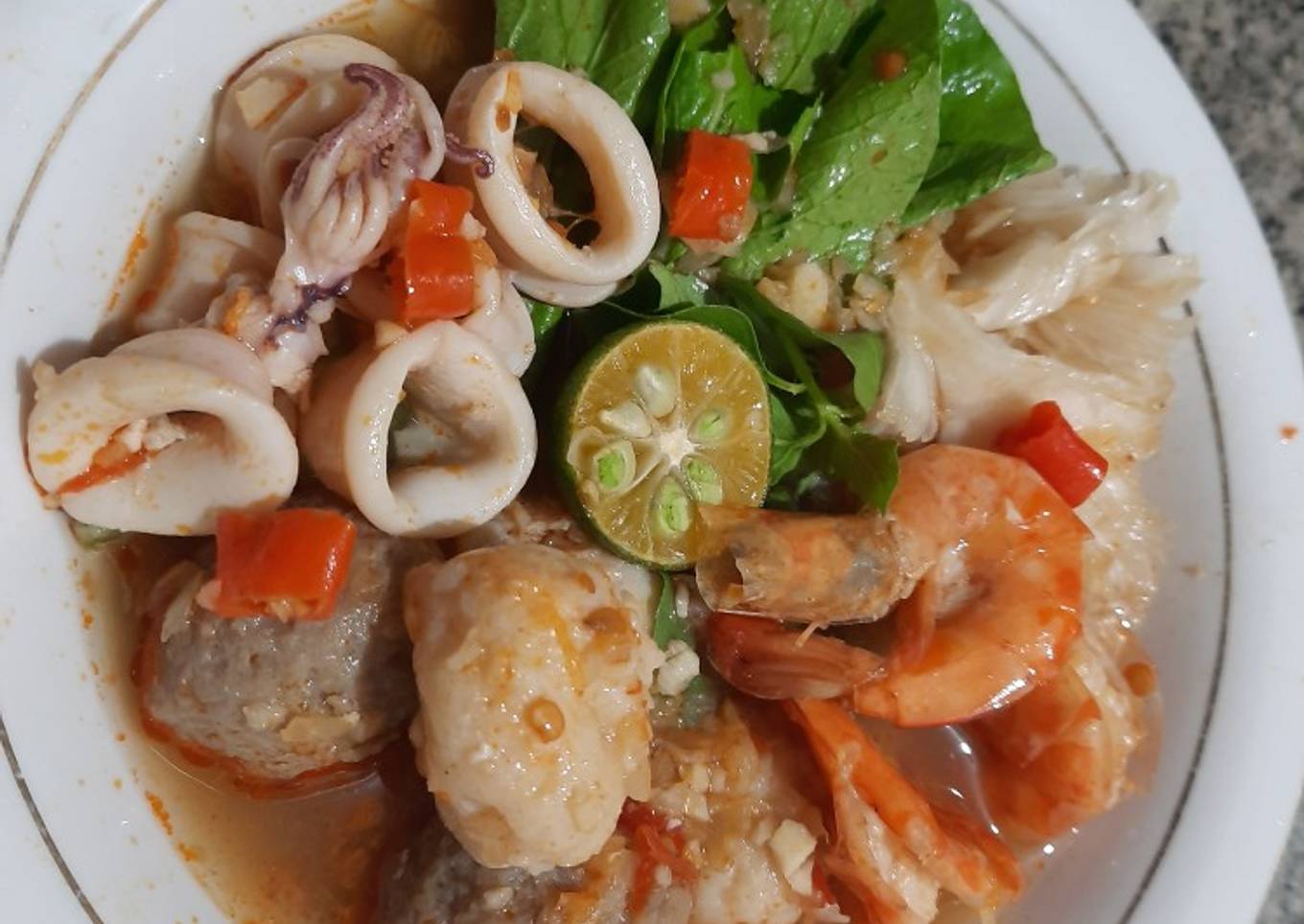 Sop udang cumi pedas