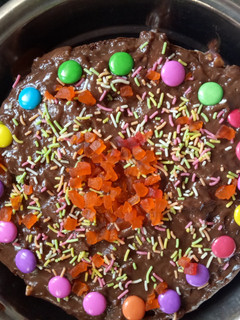 ચોકલેટ બિસ્કીટ કેક(chocolate biscuit cake recipe in Gujarati) રેસીપી મુખ્ય ફોટો