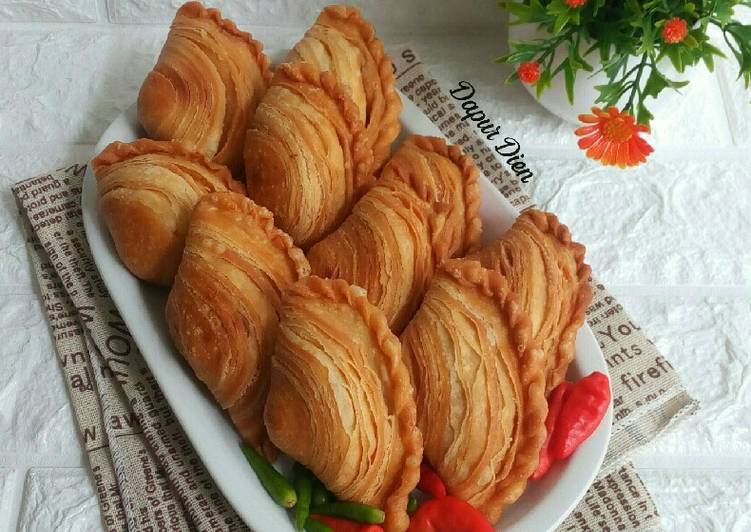 Karipap (Pastel Singapur)