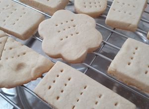 Una foto de 🏴󠁧󠁢󠁳󠁣󠁴󠁿 Shortbread o galletas enmantecadas 🫓