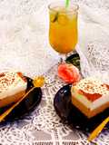 Nước khoáng pha sốt chanh leo