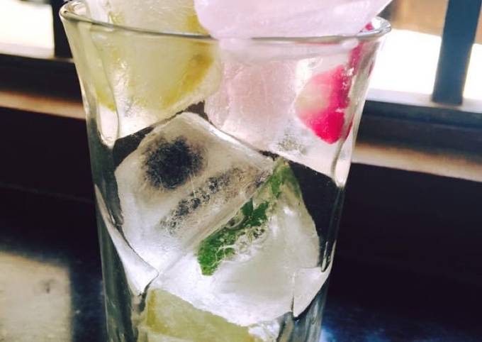 Fruit flower and herbs ice cubes..!!!❤️